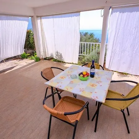 With Seaview In 3676-3 * Podaca